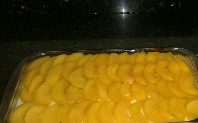 Torta de pêssego gelada e fácil