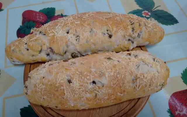 Pão de azeitonas pretas ou verdes