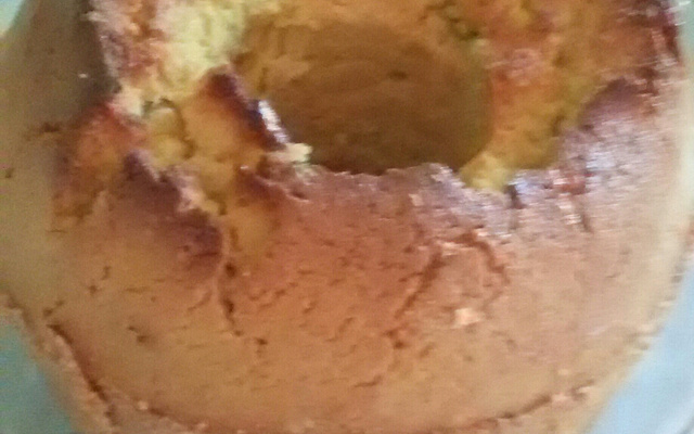 Bolo de farinha de milho amarela