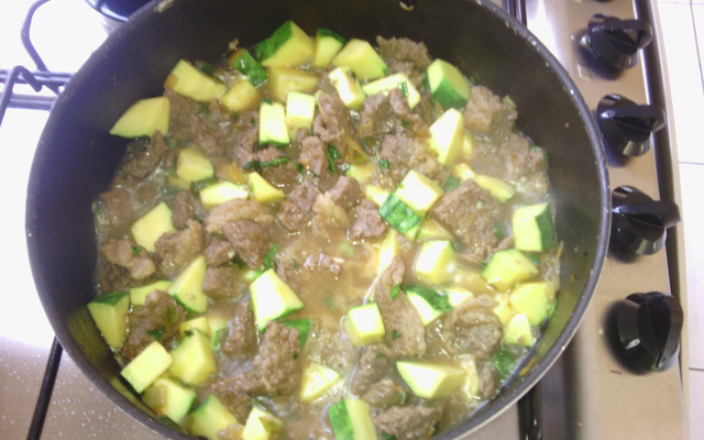 Refogado de abobrinha com carne