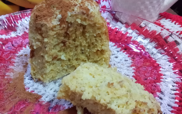 Bolo fit de banana de caneca