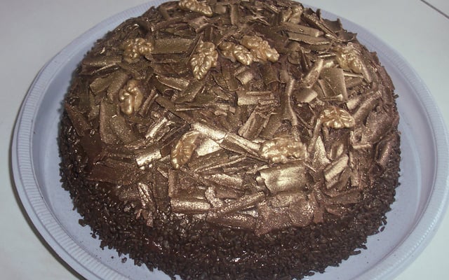 Bolo de chocolate com nozes