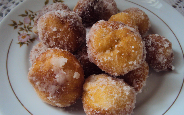 Bolinho de chuva com maçã
