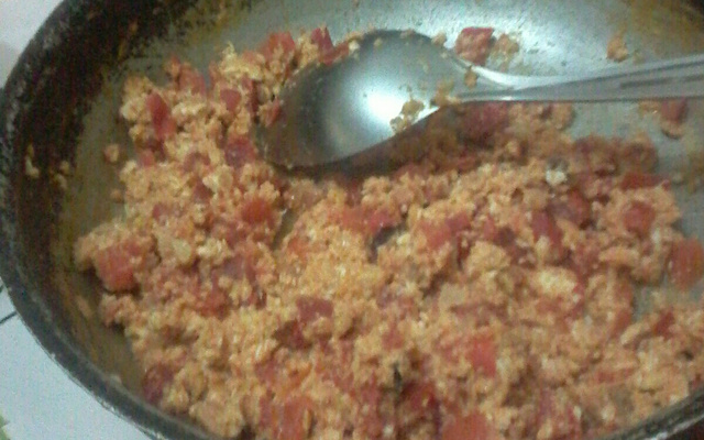 simples ovo mexido colorido