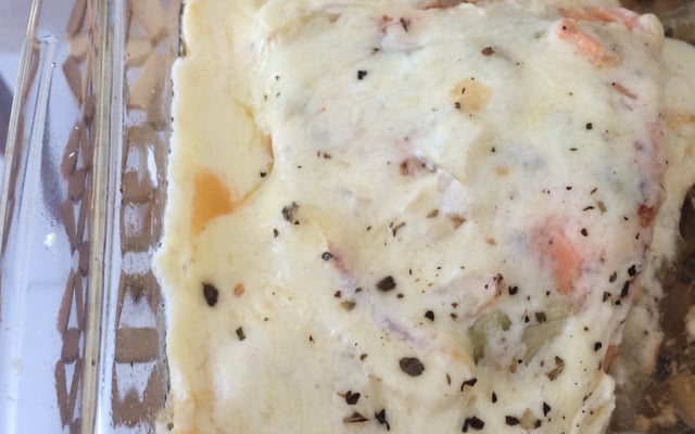 Salmão ao molho de queijo