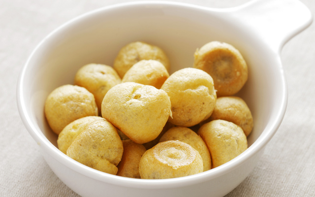 Profiteroles salgados de queijo