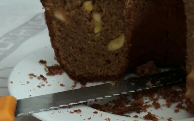 Bolo de maçã com nozes