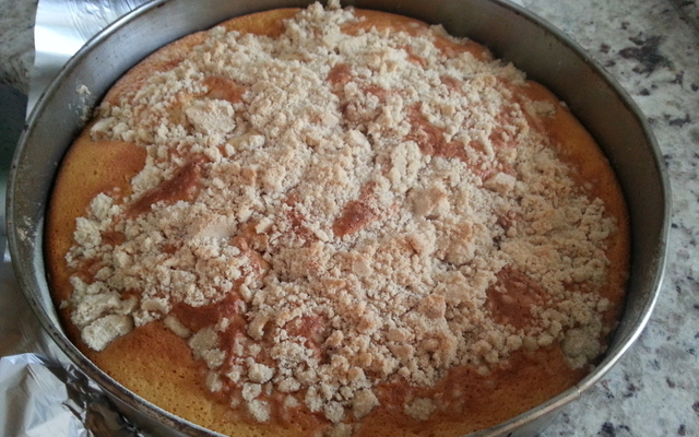 Cuca alemã com farofa