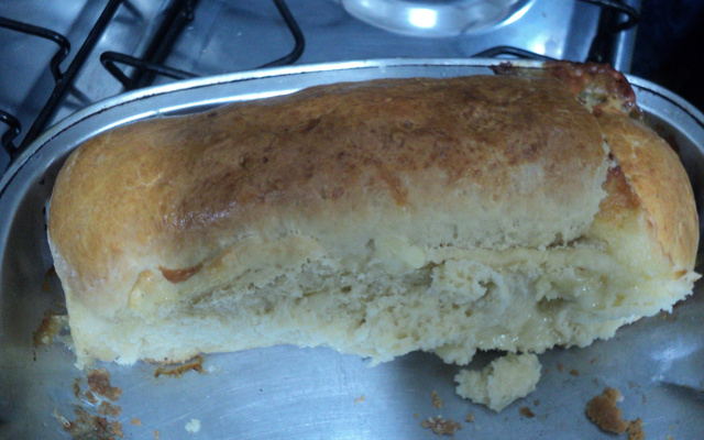 Pão caseiro com fermento em pó da Denise