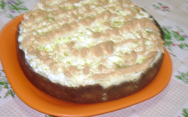 Torta de limão com leite condensado e merengue