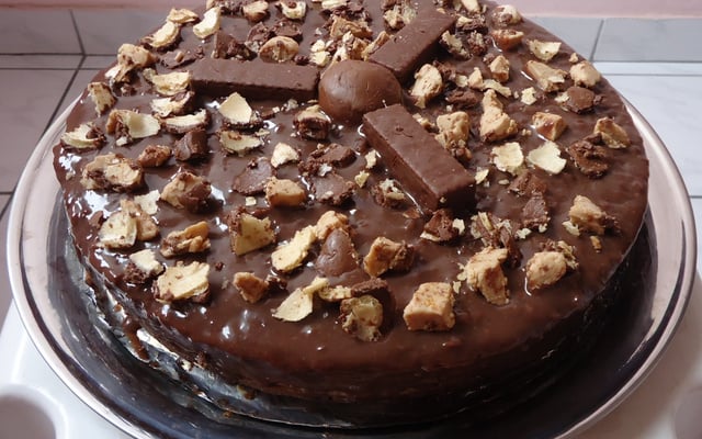 Bolo molhadinho e gelado de chocolate