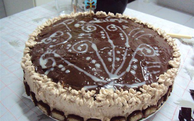 Bolo prestígio à moda Mi