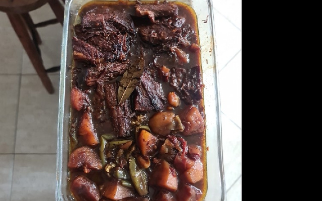 Carne assada com cerveja preta