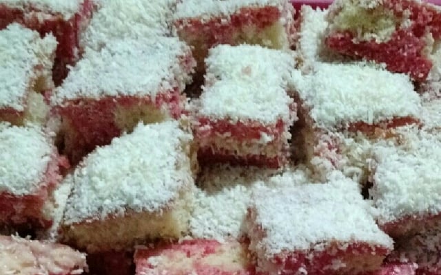 Bolo gelado com gelatina