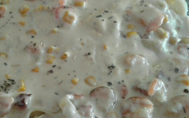 Macarrão ao molho branco com camarão