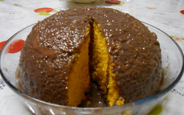 Bolo de cenoura no microondas