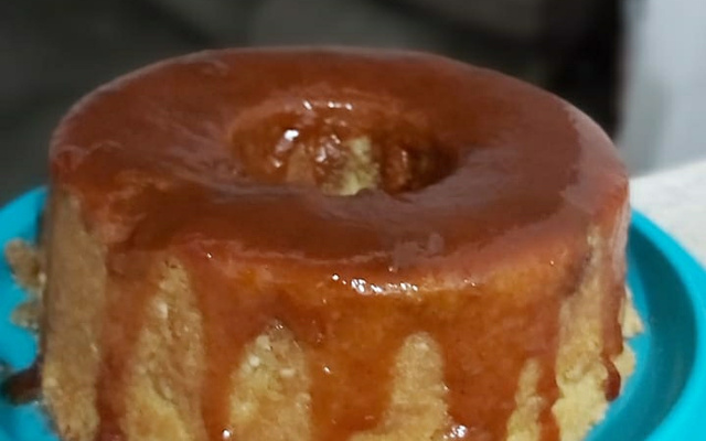 Bolo de fubá com goiabada