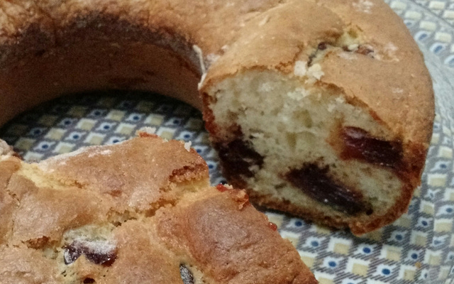 Bolo de goiabada com coco