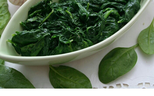 Espinafre cozido (passo a passo)