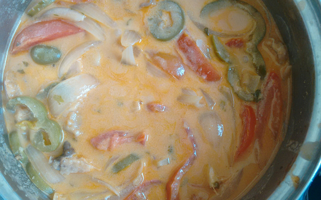 Moqueca de filés de merluza (Lúcio Cezar)