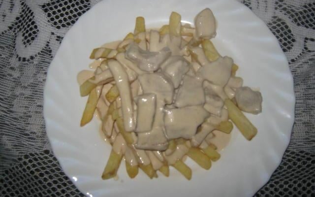 Bife picadinho com creme de leite