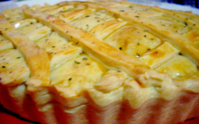 Torta de frango com massa crocante