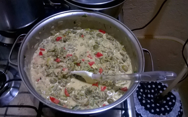 Moqueca de Sururu com farofa de alho