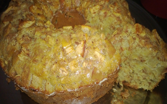 Bolo de granola e maçã