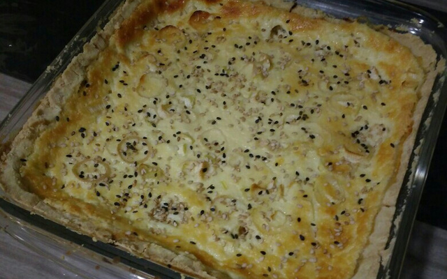 Empadão de queijo com alho poró