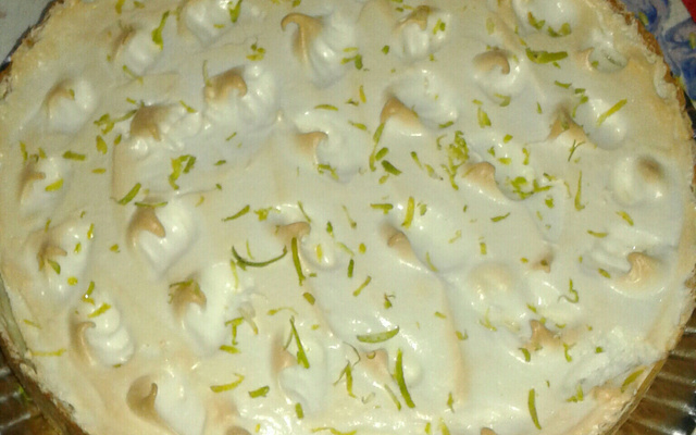 Torta de limão com merengue de baunilha