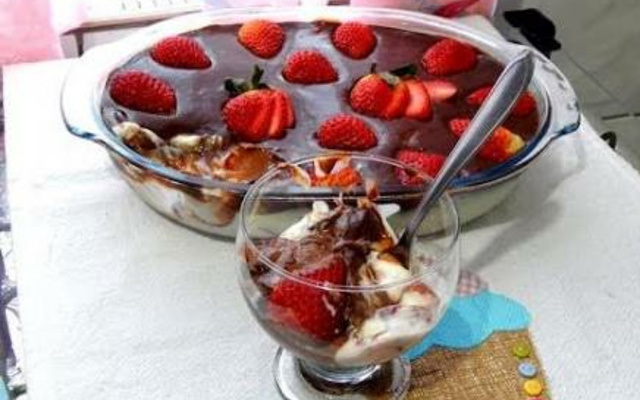 Bombom de morango na forma