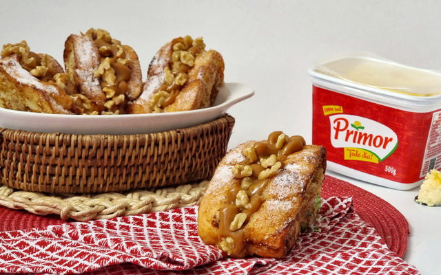 Rabanada de nozes com doce de leite 