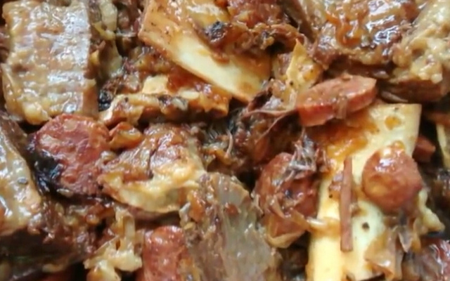 Costela com calabresa na pressão