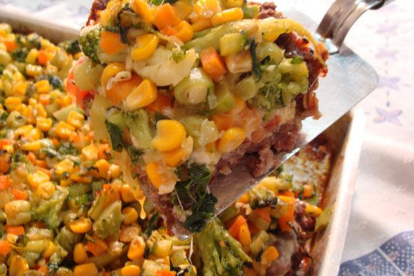 Quiche de carne moída à jardineira