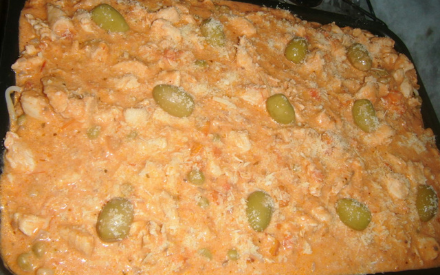 Macarronada de frango com creme de leite