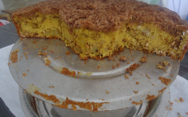 Bolo de granola com maçã e banana