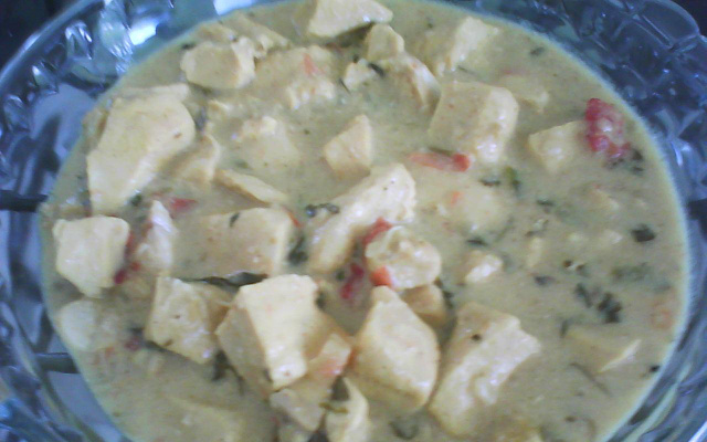 Frango ao molho com açafrão