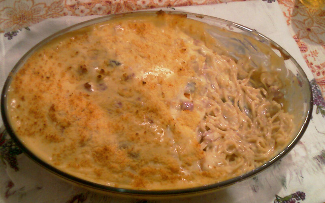 Macarrão ao molho de queijos e champignon