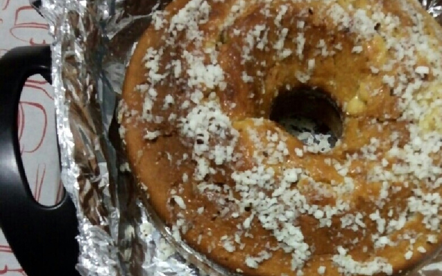 Bolo de coco gelado e molhadinho no liquidificador