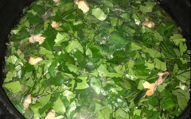 Costelinha com ora-pro-nóbis