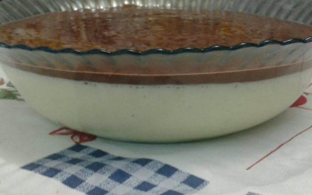 Mousse de maracujá com cobertura cremosa de chocolate