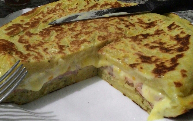 Panqueca de batata com strogonoff