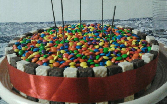 Bolo barril de confete