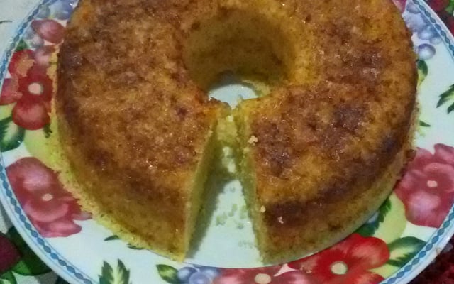 Bolo fofinho de fubá de microondas