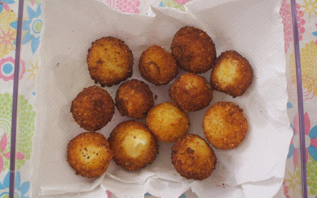 Aperitivo de batata e provolone