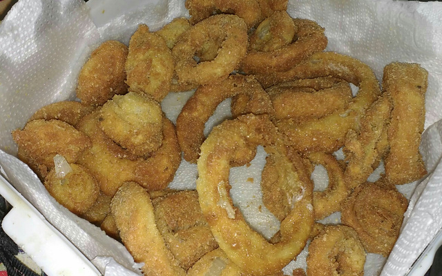 Anéis de cebola temperados