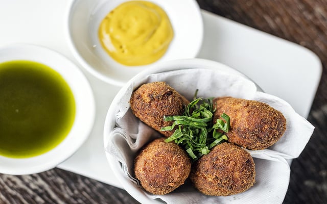 Croquete de carne moída