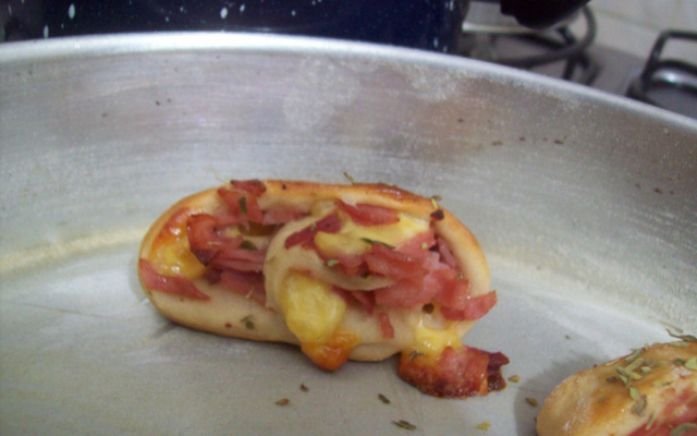 Pãezinhos de presunto e queijo