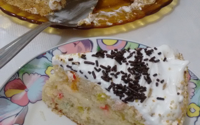 Bolo de festa com recheio