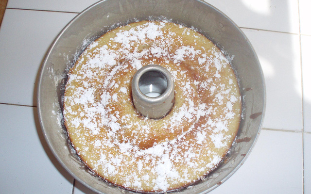 Bolo piña colada (abacaxi com coco)